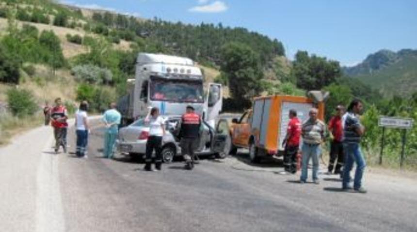 Ağlasun'da Trafik Kazası: 1 &Ouml;l&uuml;