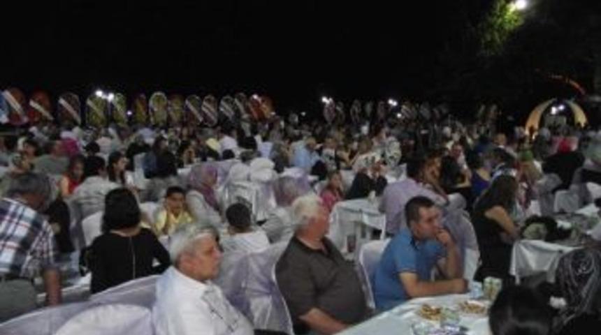 Ak Parti &Ccedil;anakkale Eski Milletvekili Kuşku&rsquo;nun Kızı Evlendi