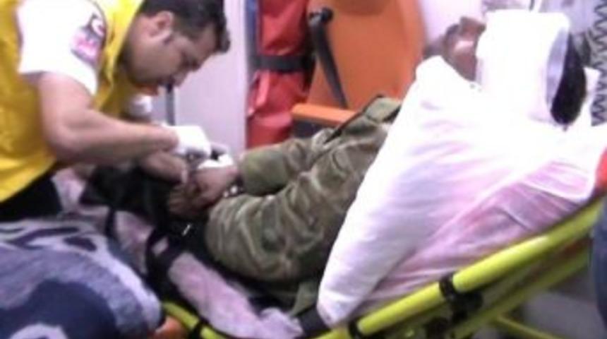 Akaryakıt Tankeri Trakt&ouml;re &Ccedil;arptı: 2 Yaralı