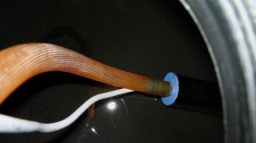 Ara&ccedil; Deposundan Yakıt Yerine Rakı &Ccedil;ıktı