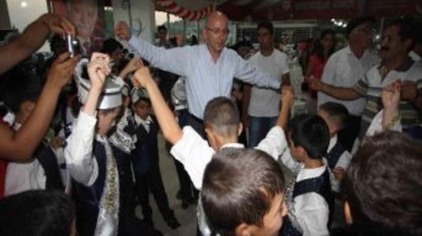 Bayraklı Belediyesi&rsquo;nden S&uuml;nnet Ş&ouml;leni