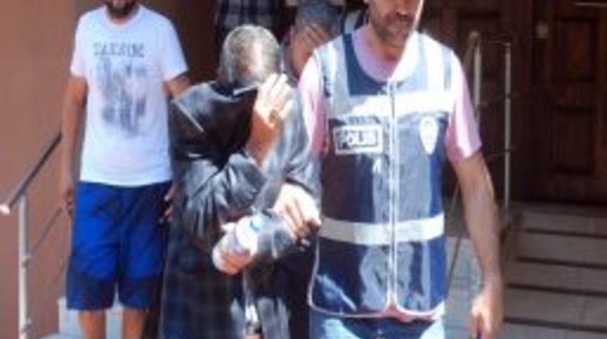 İzmir'de 85 Kg. Esrar Ele Ge&ccedil;irildi