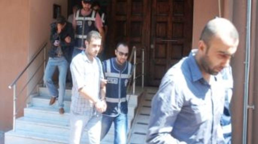 İzmir&rsquo;de Esrar Operasyonu