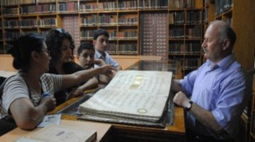 300 Yıllık El Yazması Mealli Kuran-ı Kerim