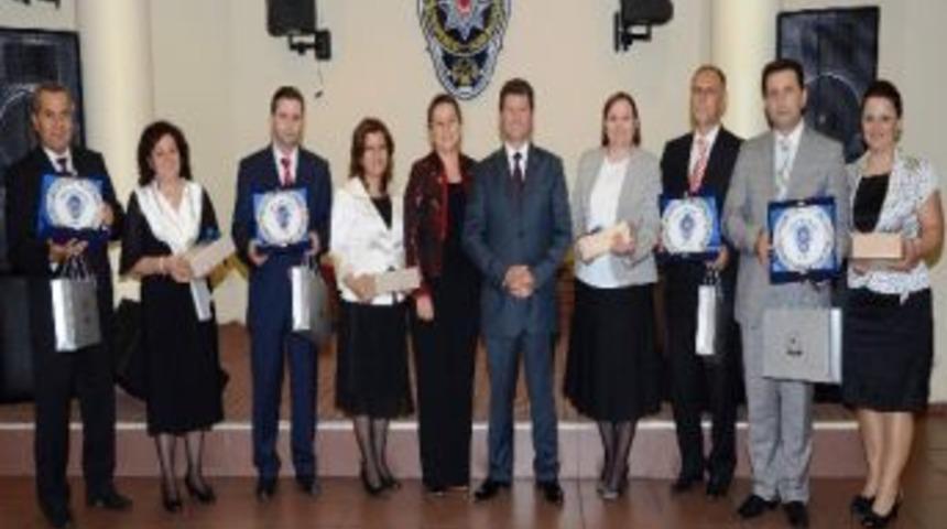 Emniyet M&uuml;d&uuml;r&uuml; &Ccedil;etin&rsquo;den Terfi Eden M&uuml;d&uuml;rler Onuruna Yemek