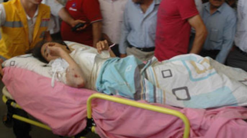 Van'da kaza; 4 &ouml;l&uuml;, 12 yaralı