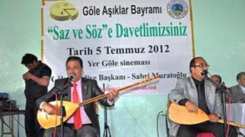 G&ouml;le saza ve s&ouml;ze doydu