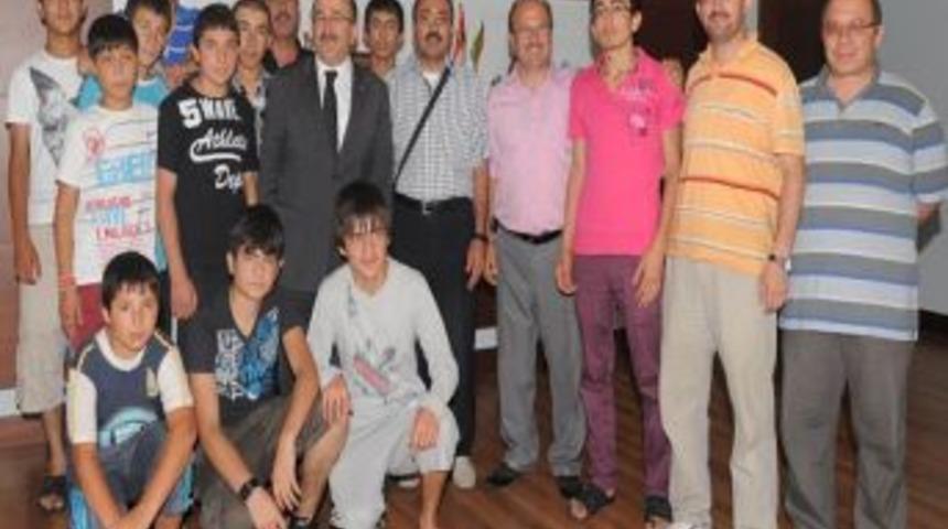 Tokatlı &Ccedil;ocuk Esirgeme Yurdu &Ouml;ğrencileri G&uuml;mr&uuml;k&ccedil;&uuml;oğlu'nu Ziyaret Etti