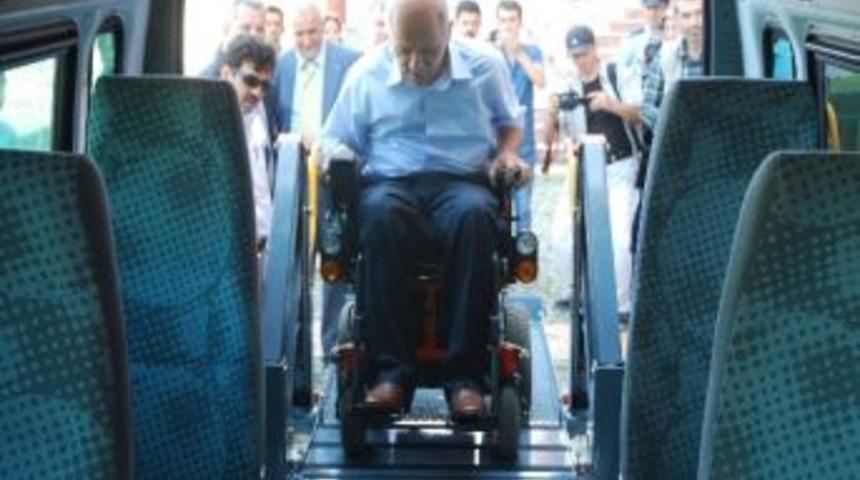 Engellilere Toplu Engelli Taşıma Aracı Verildi