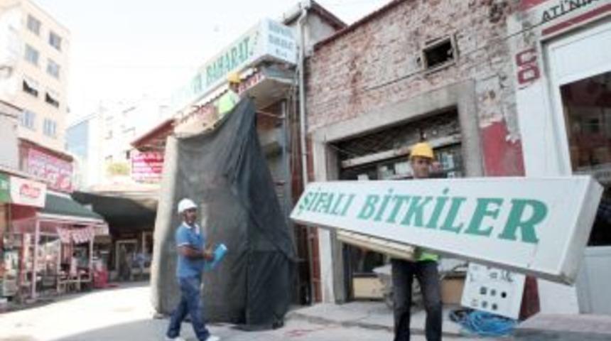 Bornova&rsquo;nın Bin Yıllık B&uuml;y&uuml;k &Ccedil;arşı'sı Aslına D&ouml;n&uuml;yor