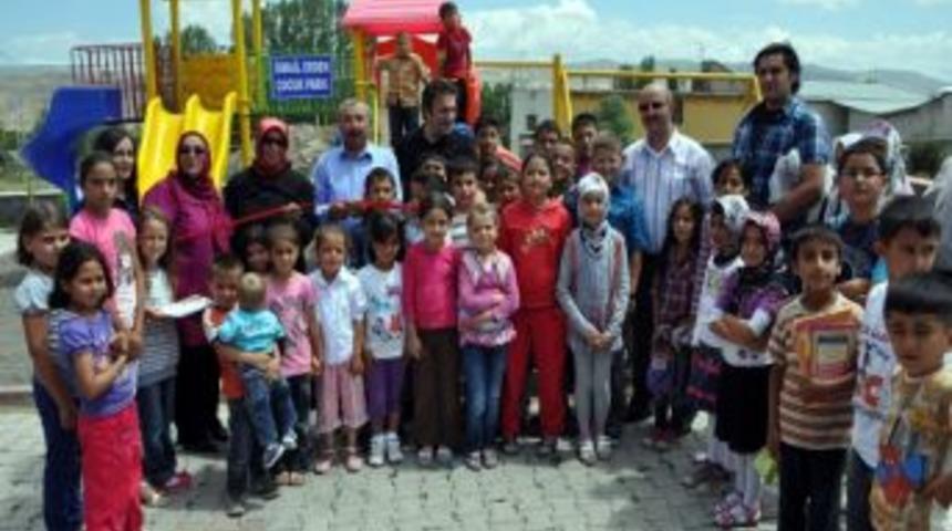 İsmail Erdem &Ccedil;ocukları Sevindirdi