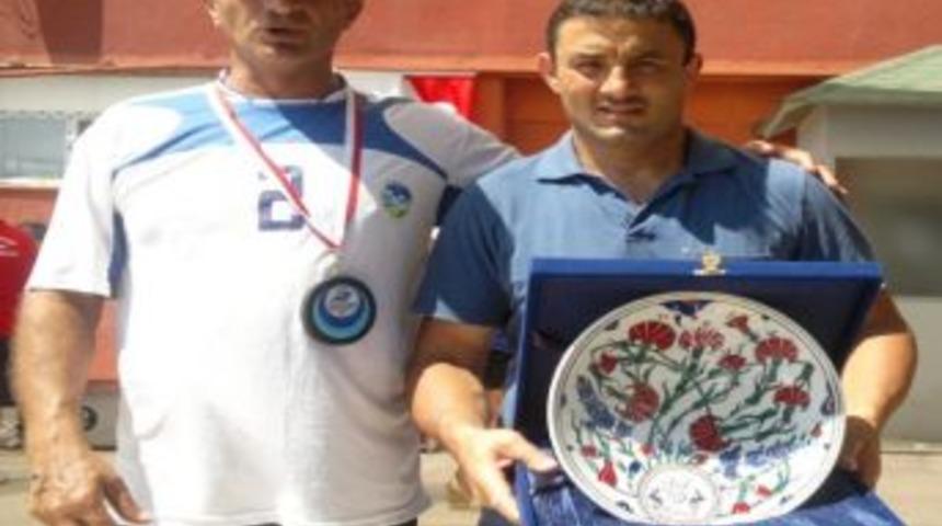 Kula&ccedil;la Aştığı Engellerden Madalya İle D&ouml;nd&uuml;