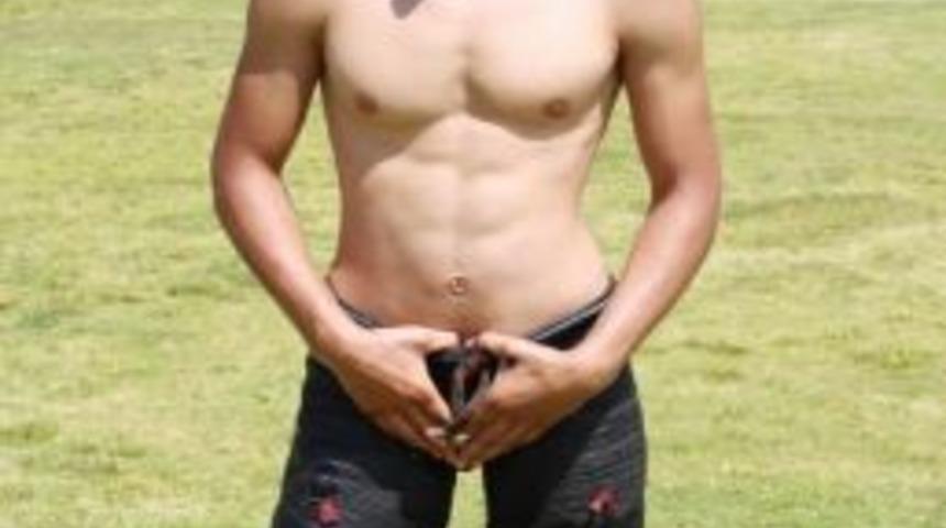 Edremitli G&uuml;reş&ccedil;i, Kırkpınar'da Sakat G&uuml;reşerek &Ccedil;eyrek Finale Y&uuml;kseldi