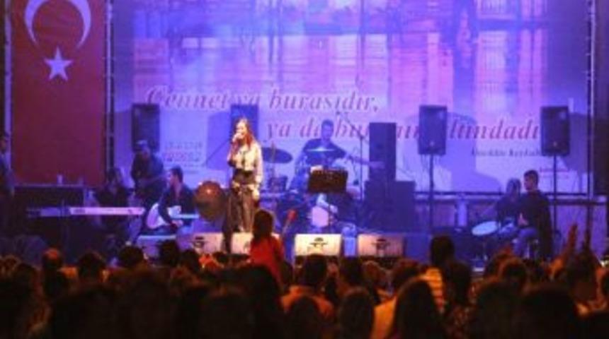 Beyşehir&rsquo;de Sevcan Orhan R&uuml;zgarı Esti