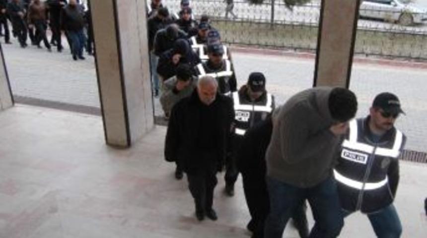 Tcdd&rsquo;ye Kalorifer Yakıtı Yerine İnşaatlarda Kalıplara S&uuml;r&uuml;len Yanık Yağ Verilmiş