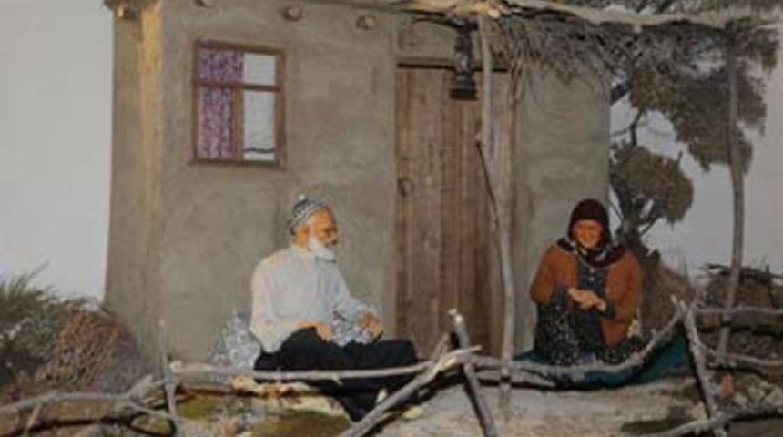 Şalvarlı, beli kuşaklı Erdoğan...