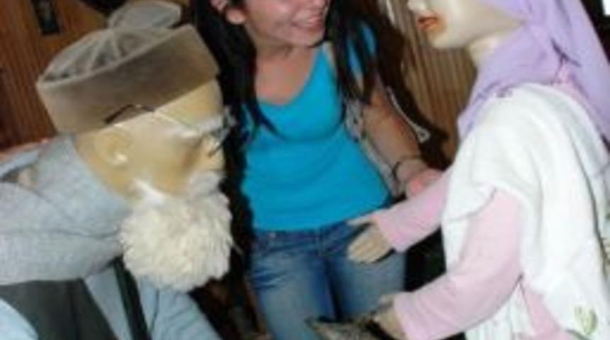 &Uuml;nl&uuml; Oyuncu Gamze Topuz, Burhaniye&rsquo;nin Sanat El&ccedil;isi Olacak