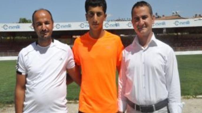 Esenlik Belediyespor Atletizm Sporcuları Başarılarına Bir Yenisini Ekledi