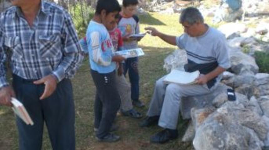 İl&ccedil;e Halk K&uuml;t&uuml;phanesi&rsquo;nden Yaylada Kitap Okuma Projesi