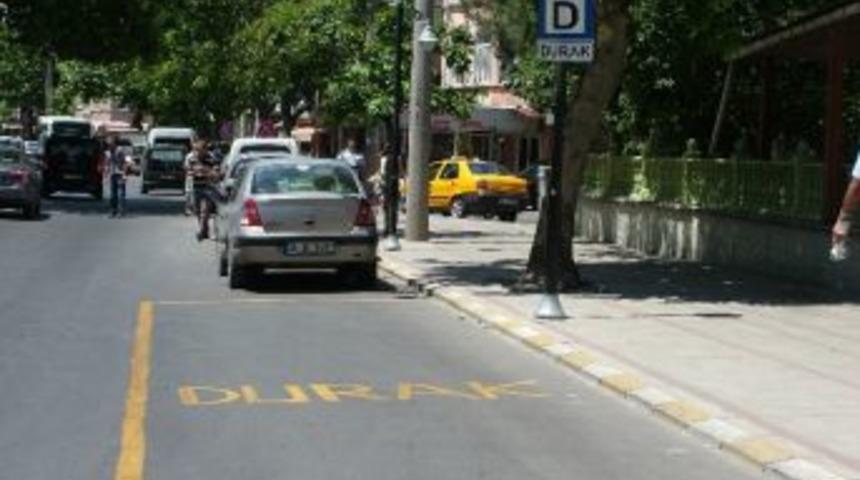 Otob&uuml;s Durakları Yol &Ccedil;izgileri İle Belirleniyor