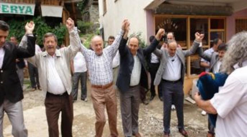İstanbul B&uuml;y&uuml;kşehir Belediye Başkanı Kadir Topbaş Memleketi Artvin'de