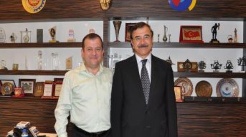 &Ccedil;orum SGK İl M&uuml;d&uuml;r&uuml; Y&uuml;r&uuml;yen, &Ccedil;TSO'ya Veda Ziyaretinde Bulundu