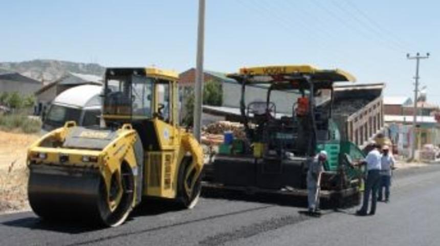 Burdur'da Sıcak Asfalt &Ccedil;alışmaları