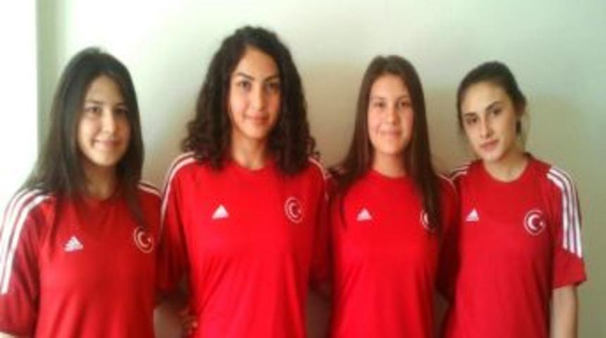 B&uuml;y&uuml;kşehirli Basket&ccedil;iler Milli Takım'da