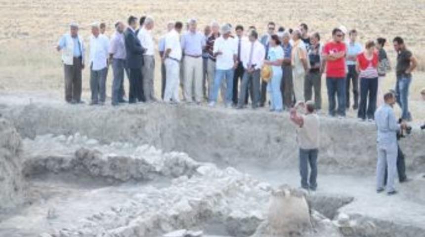 Hacılar B&uuml;y&uuml;k H&ouml;y&uuml;k Kazıları Başlıyor