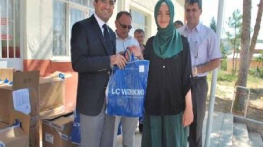 Lc Waikiki&rsquo;den &Ouml;ğrencilere Giyim Yardımı
