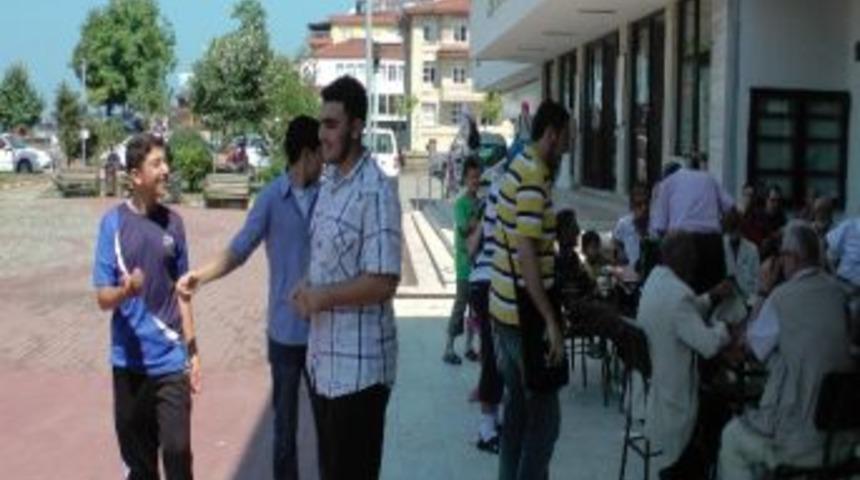 Suriyeli &Ouml;ğrenciler Ak&ccedil;akoca&rsquo;da