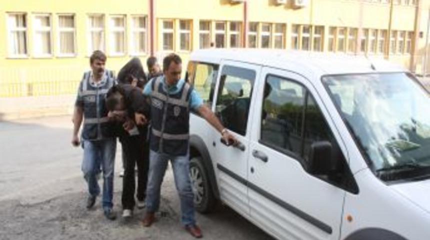Karab&uuml;k'te Hırsızlık Zanlısı 2 Kardeş Tutuklandı