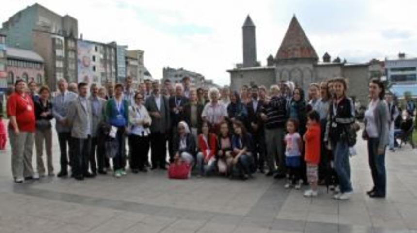 Bayburt &Uuml;niversitesi Konuk Ettiği Bilim İnsanlarına Erzurum&rsquo;u Gezdirdi