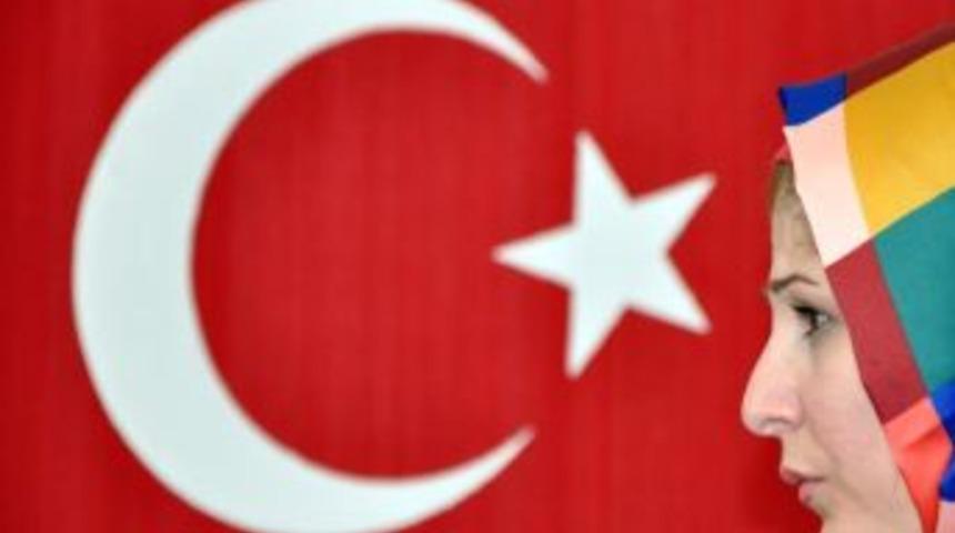 Kerk&uuml;kl&uuml; T&uuml;rkmen &Ouml;ğretmenlere Erdemli'de T&uuml;rk&ccedil;e Eğitim