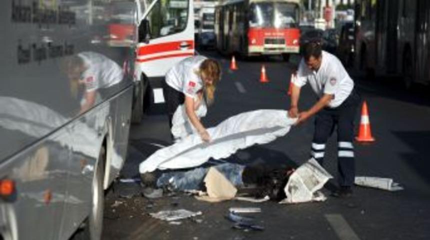 Kask Takmayan Kurye Hayatından Oldu