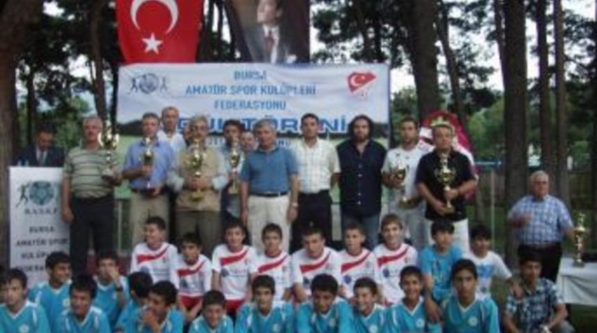 Amat&ouml;r Şampiyonlar &Ouml;d&uuml;llendirildi