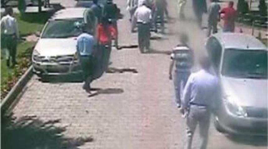 Saldırı anı g&uuml;venlik kamerasında