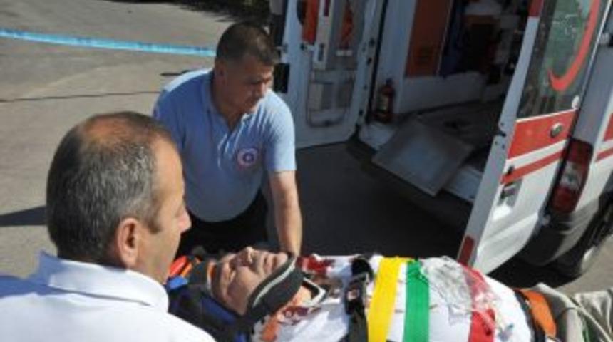 Kaymakamın Makam Aracı Cipe &Ccedil;arptı: 3 Yaralı