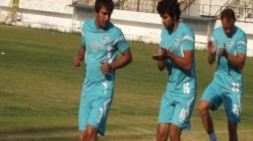 Emre &Ccedil;alışmalara Başladı