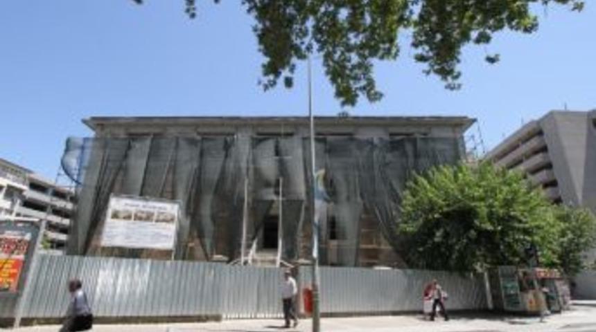 İzmir'de Tarihi Binalara &Ccedil;ağdaş D&uuml;zenleme