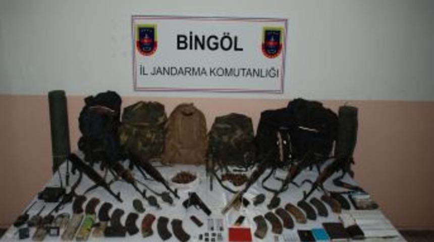 Bing&ouml;l'de &Ccedil;atışma: 5 Ter&ouml;rist &Ouml;l&uuml; Ele Ge&ccedil;irildi