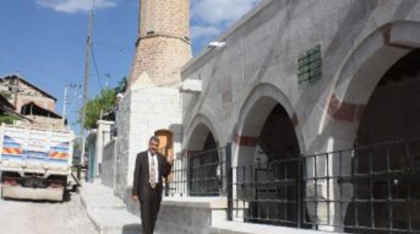 Karahan Camii&rsquo;nin Restorasyonu Tamamlandı