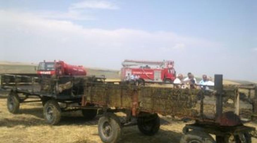 Yangında Saman Balyaları K&uuml;l Oldu