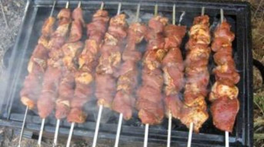 K&ouml;m&uuml;rden En Az 15 Santimetre Uzak Tutun