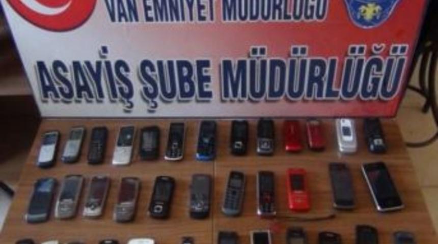 Hırsızlık Anı G&uuml;venlik Kamerasında