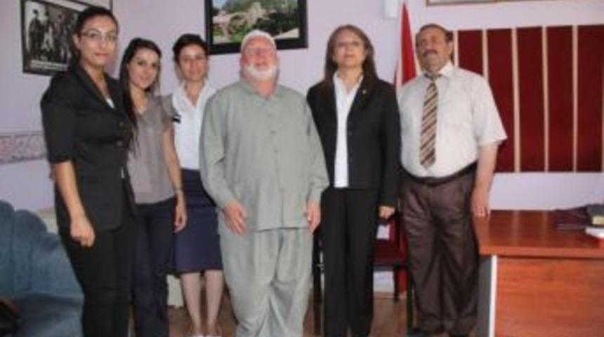 NE&Uuml;'de engelliler unutulmadı