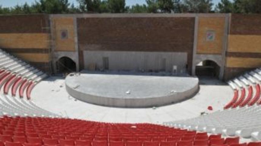 A&ccedil;ık Hava Tiyatrosu Konserle A&ccedil;ılacak