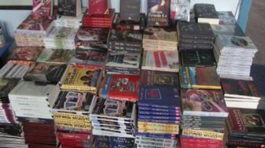 Emniyetten Bandrols&uuml;z Kitap Baskını