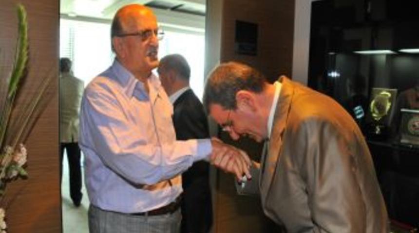 Cemal Yeşilyurt&rsquo;tan Selzedelere Yardım