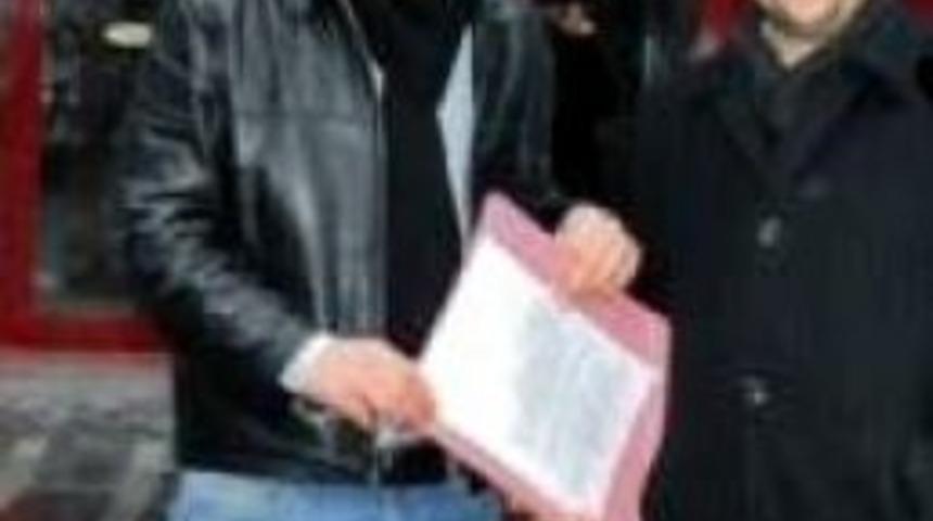 Balıkesir'de Gazete Sahibine Sokak Ortasında Saldırı